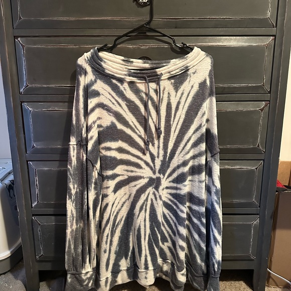 Free People Size M We The Free Best Catch Blue Tie Dye Long Sleeve Soft Tee $108 - Picture 2 of 7